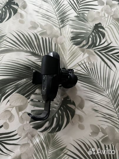 Держатель - зарядка для телефона в машину