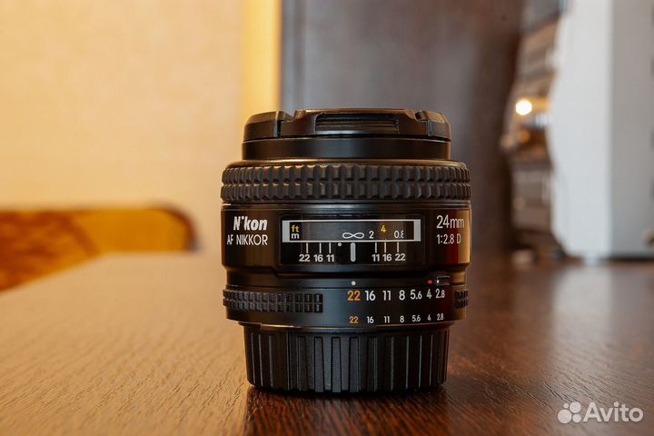 Nikon AF Nikkor 24mm 1:2.8D