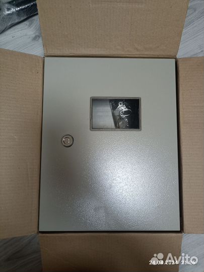 Ящик металлический с замком