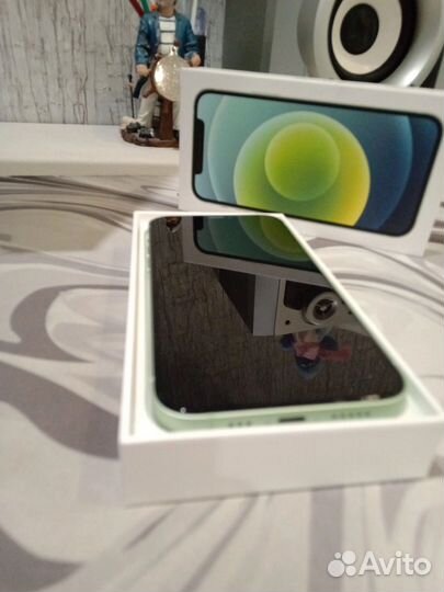 iPhone 12, 64 ГБ