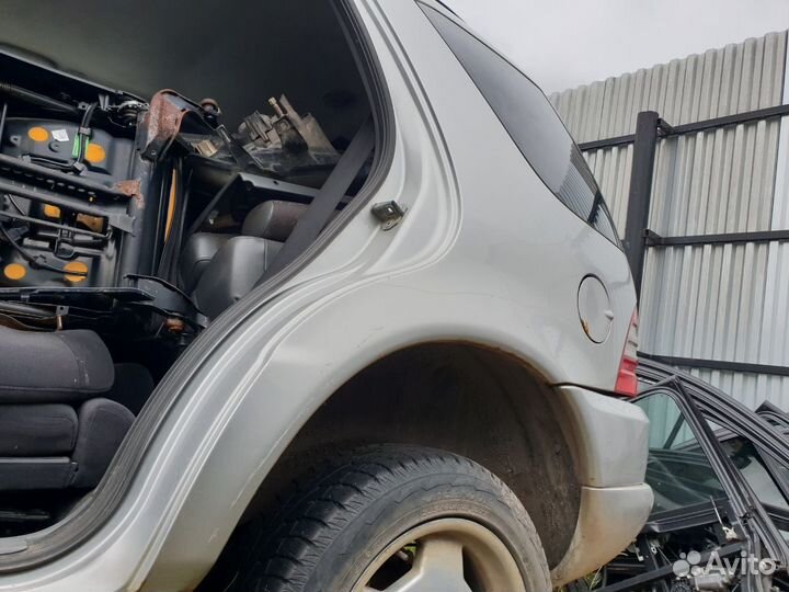 Крыло заднее левое mercedes w163 ml 163 четверть