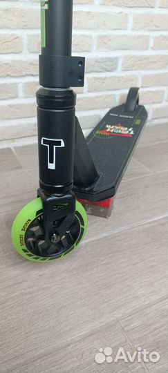 Трюковой самокат tech team duker 202