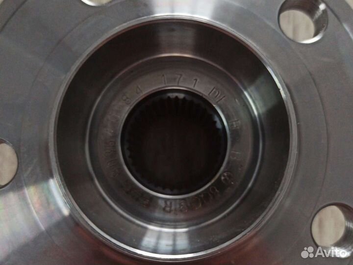 Ступица колеса передняя VAG 6Q0 407 621 BR