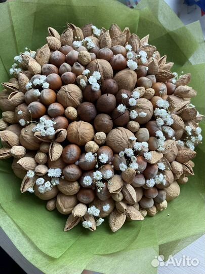 Букет из орешков и конфет