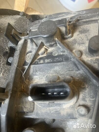 Задний фонарь правый Touareg 7L6945258