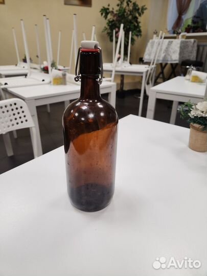 Бутылки стекло 0,5 и 1 л с пробкой от 30 шт