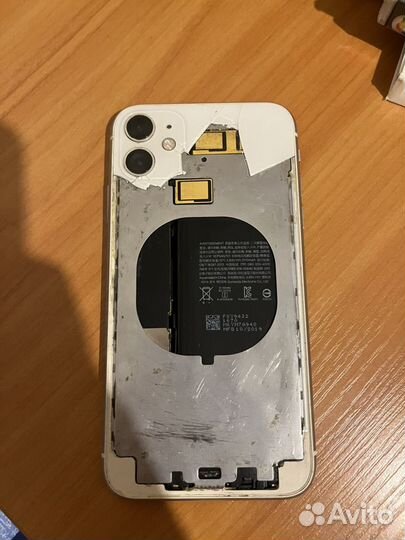 iPhone 11, 64 ГБ