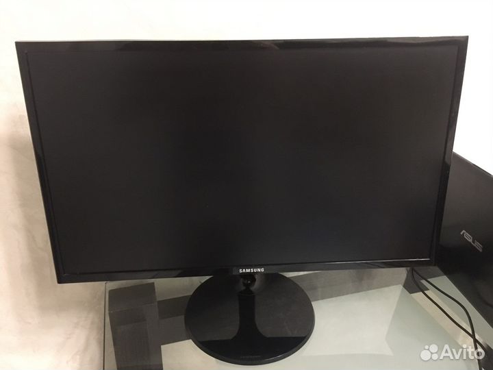 Монитор Samsung