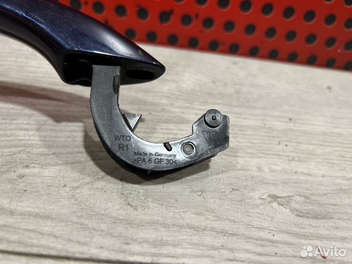 Ручка наружная передняя правая Porsche Macan 95B