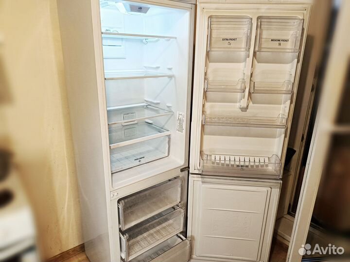 Холодильник hotpoint ariston бу HF4180W no frost