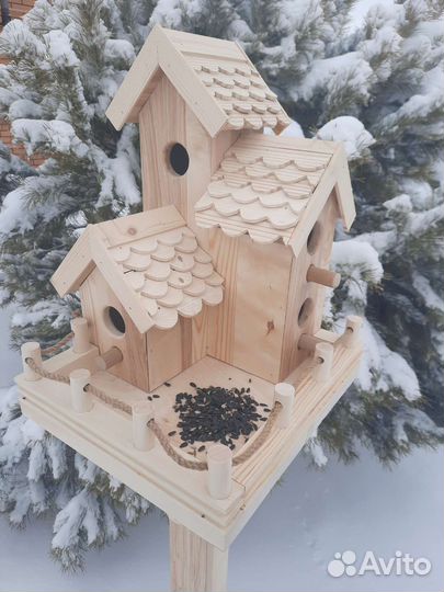 Кормушка для птиц из дерева