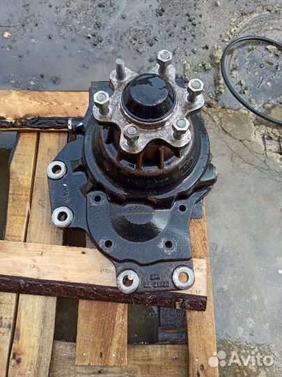 Редуктор погрузчика komatsu