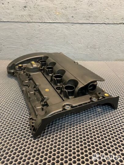 Клапанная крышка Peugeot-Citroen C4 1.6 2011