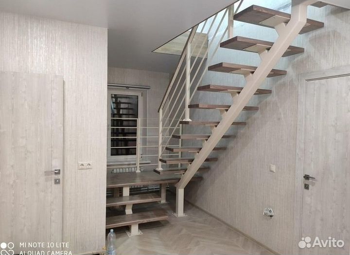 Лестница на второй этаж под ключ