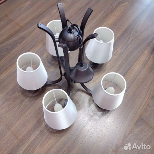 Продаю люстру