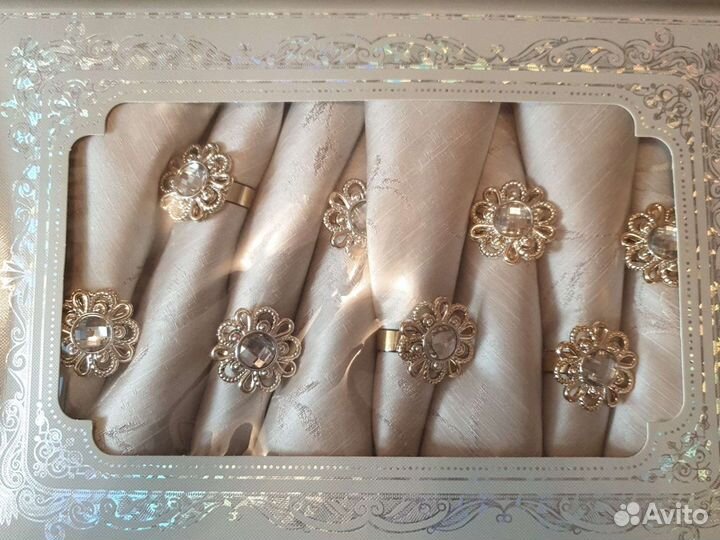 Скатерть праздничная и 6 салфеток с кольцами