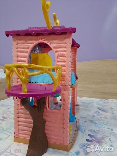 Кукольный домик с мебелью