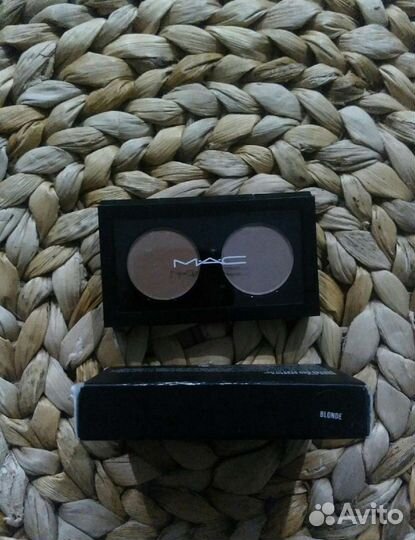 Bobbi Brown и MAC Тени для бровей