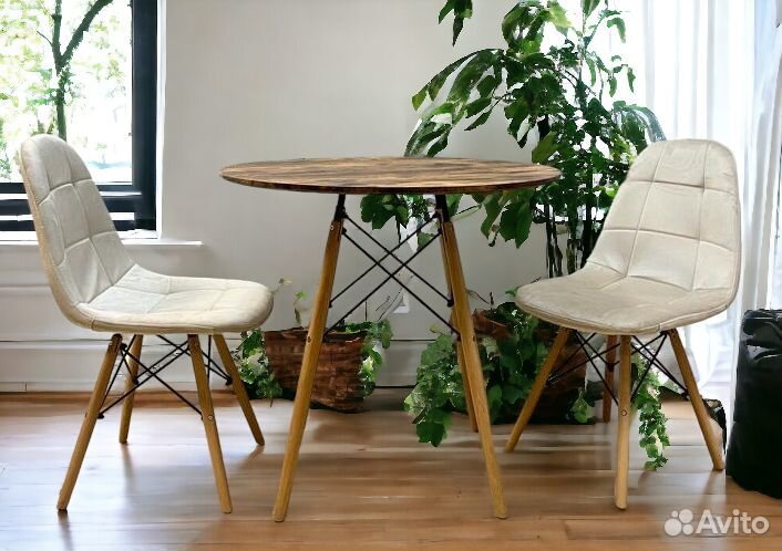 Стул мягкий бежевый велюровый DSW Eames