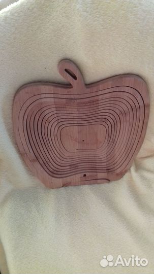 Ваза и подставка деревянная ввиде яблока