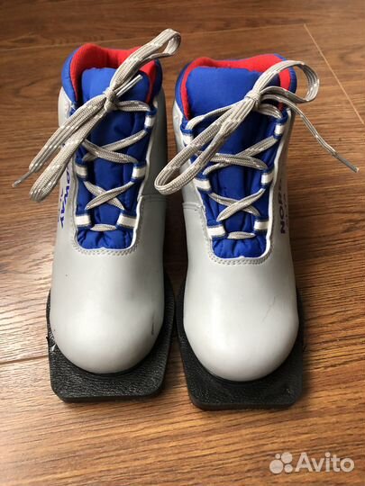 Лыжи беговые детские 140 с ботинками