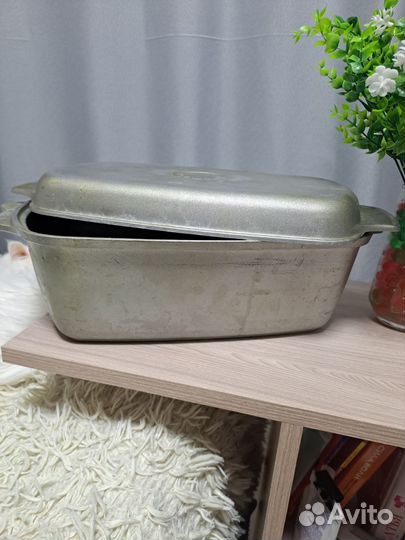 Чугунная кастрюля