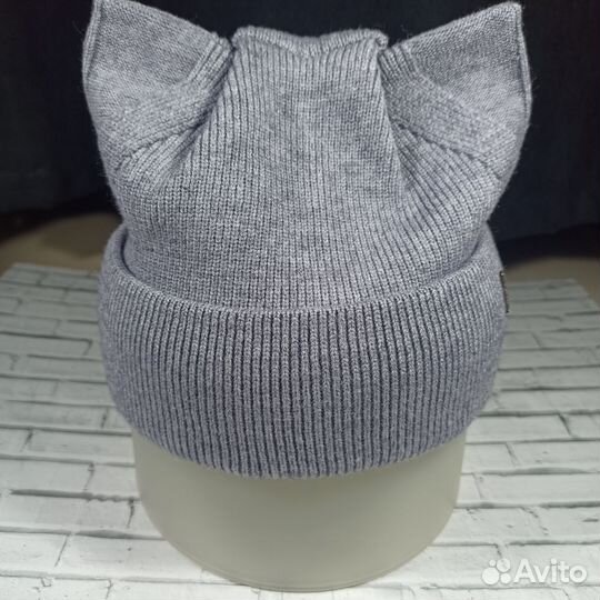 Шапка с ушками серая