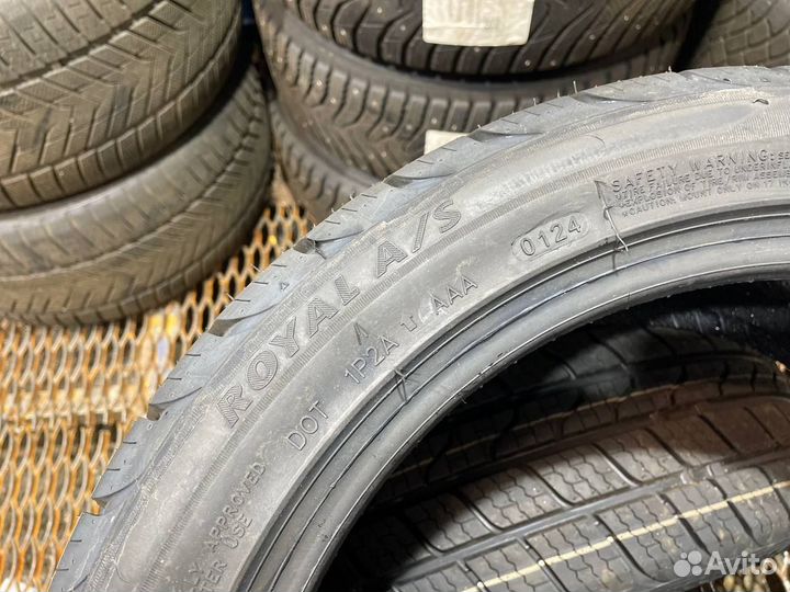 Royal Black Royal A/S 225/45 R17 94W