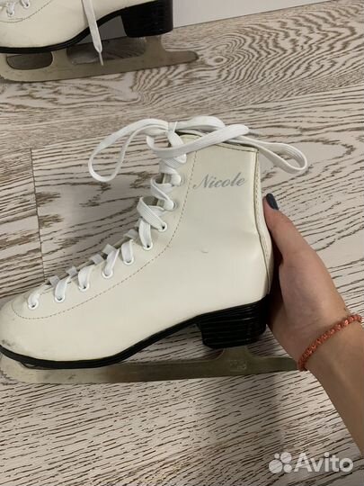 Коньки Nicole