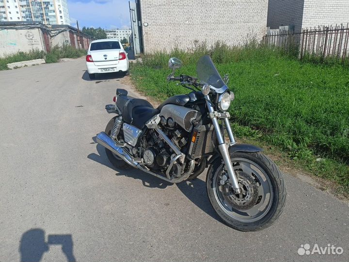 Yamaha V-MAX 1200