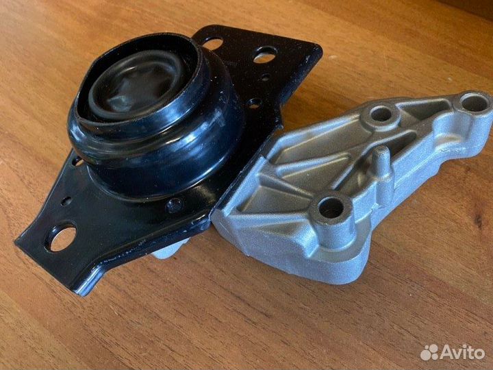 Опора двигателя (подушка) Renault Megane M9R 2.0