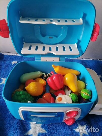 Детская кухня+посуда, овощи ифрукты