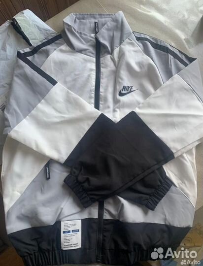 Ветровка Nike