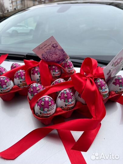 Цветы на 8 марта шоколадные яйца подарок