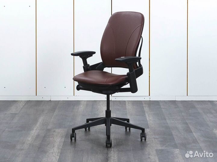 Офисное кресло для руководителя SteelCase Leap B Ф