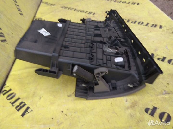 Бардачок Renault Megane 3 2009-2016 универсал 1.5