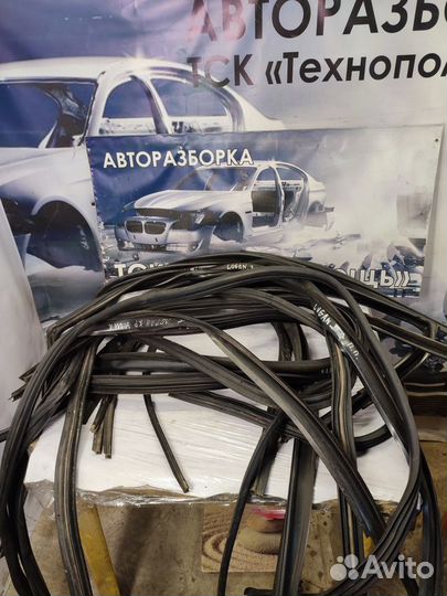 Резинки дверей Renault Logan