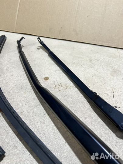 Поводки дворников на Volkswagen Phaeton