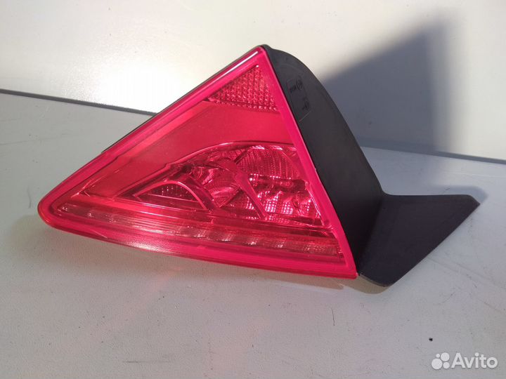 Фонарь левый внутренний LED audi A7 Б/У 4G8945093