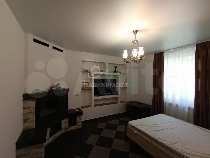 Дом 600,1 м² на участке 7 сот.