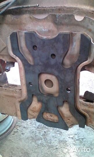 Продам крабы крепления верхнего рычага MMC Deliсa