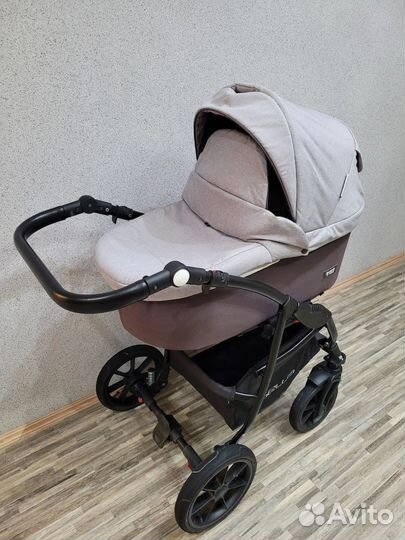 Коляска универсальная 3 в 1 Riko Basic (Bella)