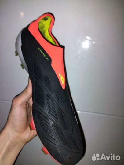 Футбольные бутсы adidas predator 30