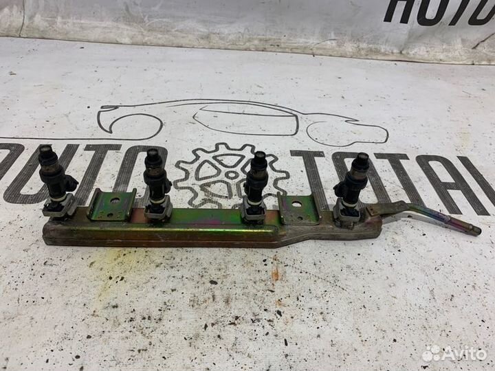 Рампа с форсунками Nissan Almera Classic B10 QG16