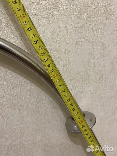 Карниз для шторки в ванной