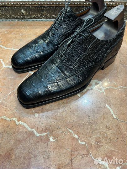 Туфли из кожи крокодила Santoni