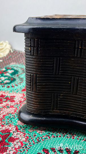 Старинная деревянная шкатулка, коробка