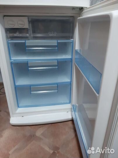 Холодильник бу lg