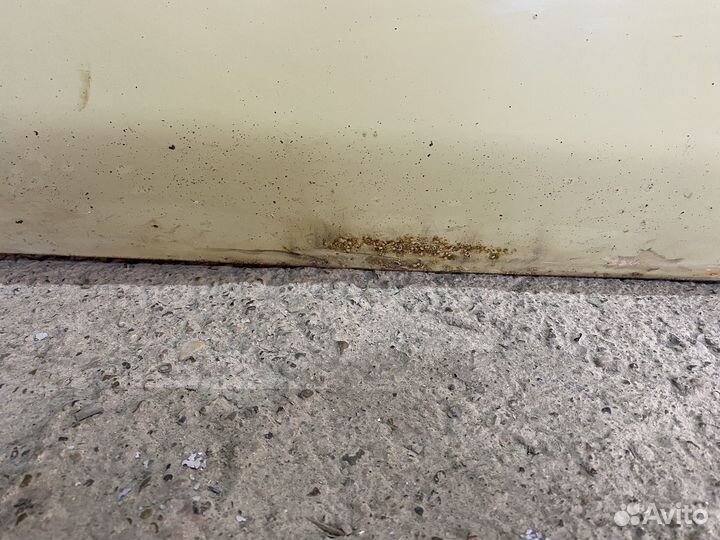 Nissan микра к12 дверь