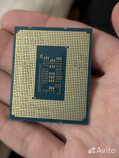 Процессор Intel Core i3 12100f